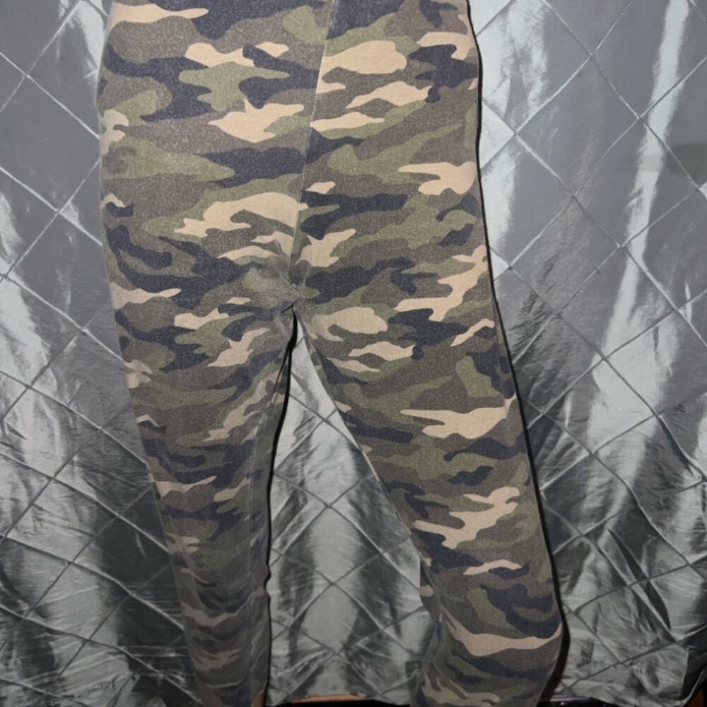 No Boundaries Women 2XL (19) Plus Size Camo Comfortable Cozy‎ Pull On Leggings
